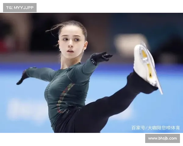 19岁K宝穿性感镂空紧身裙惊艳亮相 小女孩气质大变身身材火辣引关注 19岁K宝穿性感镂空紧身裙惊艳亮相 小女孩气质大变身身材火辣引关注
